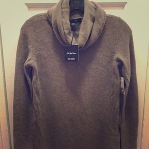 Saks Fifth Avenue brand 100% cashmere sweater